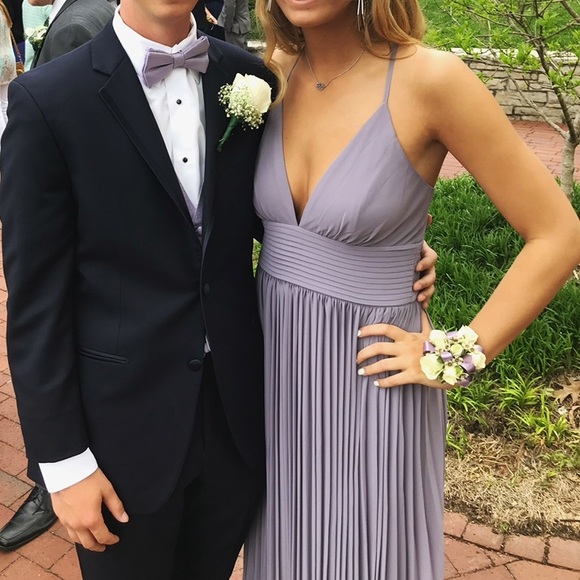 LULU’s prom dress - Picture 3 of 4